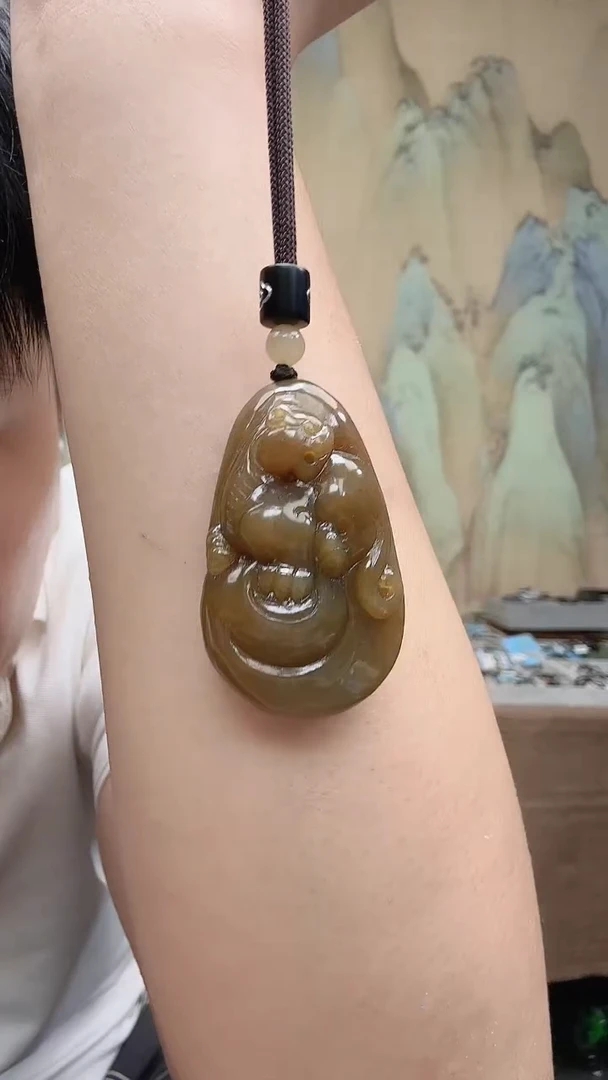 和田玉未镶嵌颈饰.