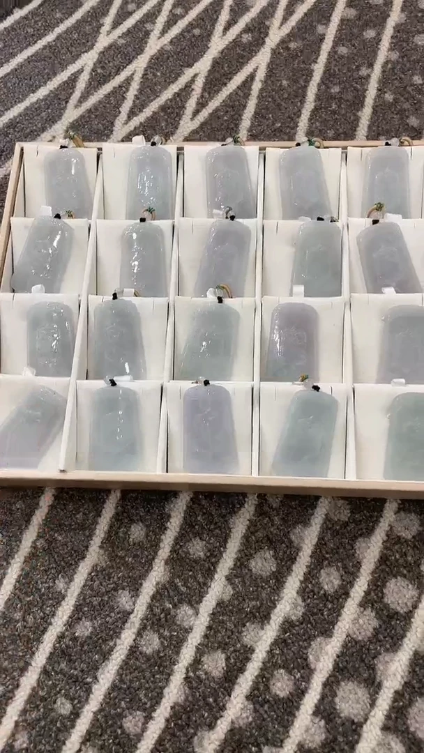 翡翠未镶嵌颈饰..../7/18/ 282多样性发其一