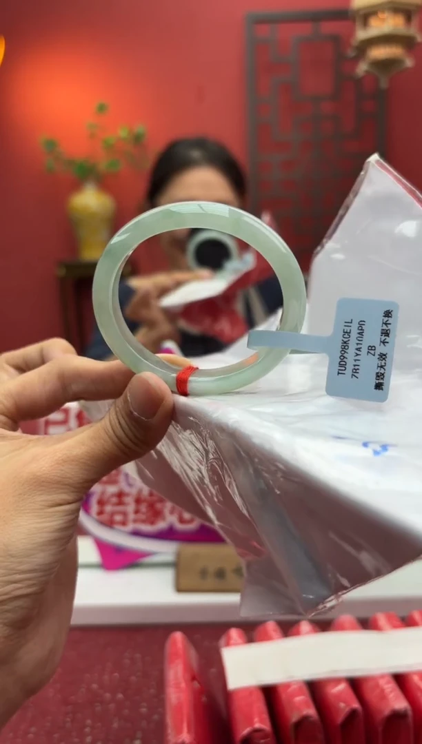 未镶嵌手镯（贵妃镯）翡翠翡翠手镯1