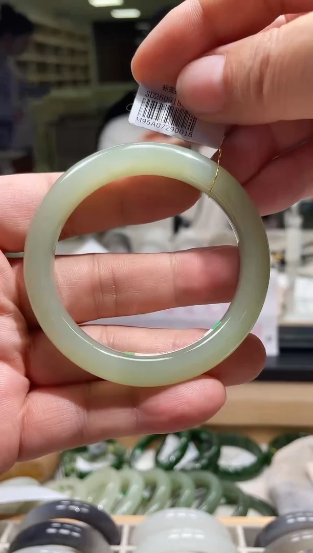 未镶嵌手镯和田玉55-56圈口 0016