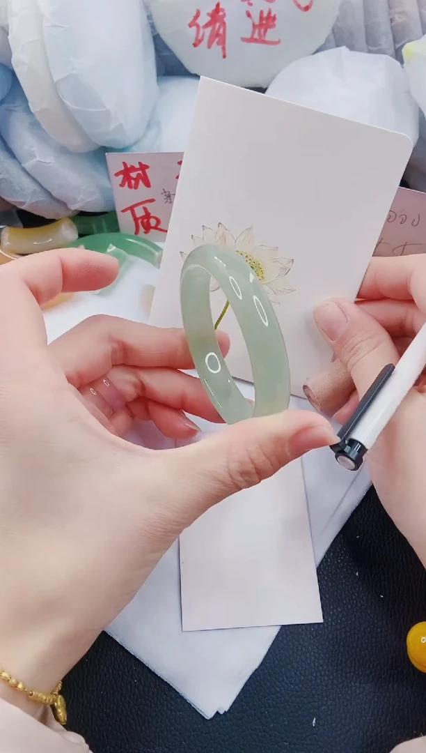 【闪购商品】石英质玉手镯未镶嵌J149-55-56