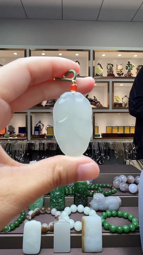 【闪购商品】和田玉颈饰未镶嵌苏