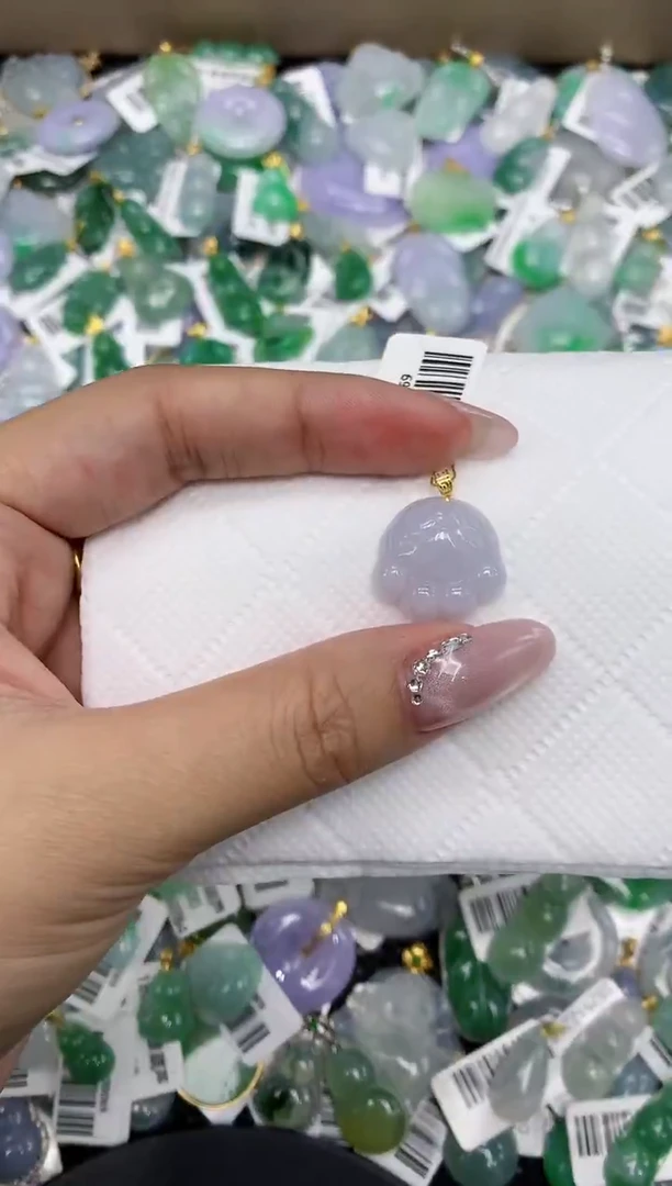 颈饰18K金镶嵌翡翠a货百元一下同包裹多件发出的只收取一单运费