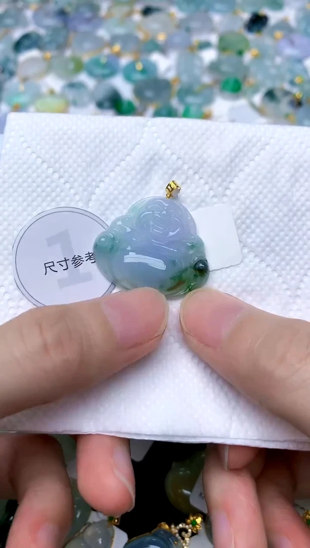 颈饰18K金镶嵌翡翠我**人天然A货翡翠