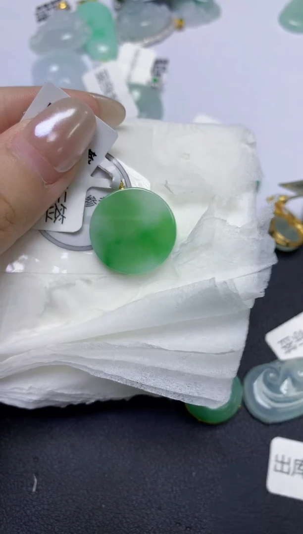 颈饰18K金镶嵌翡翠天然缅甸翡翠A货百元以上9元证书费自理