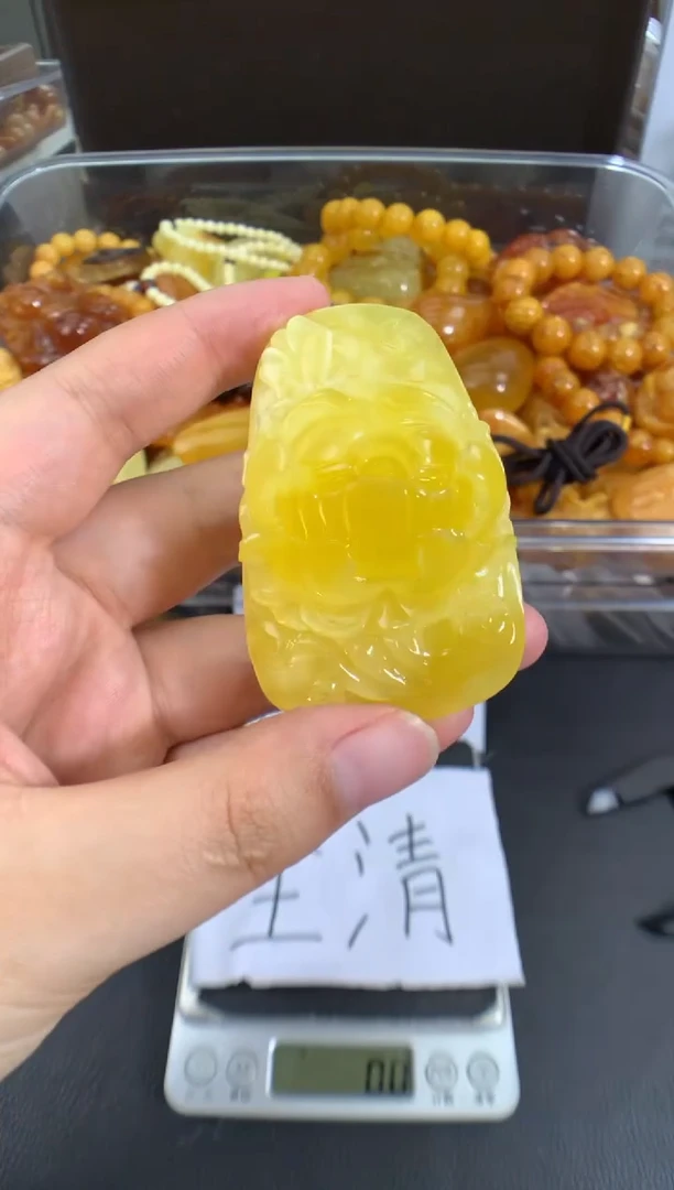 蜜蜡未镶嵌珠宝奇石1