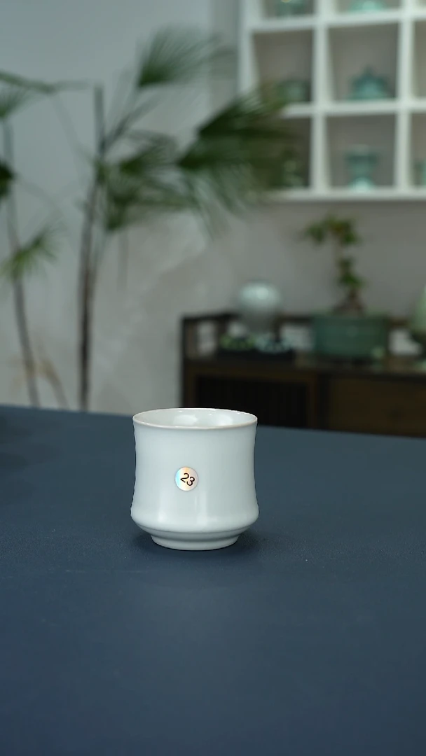 瓷片23号月白马蹄杯微瑕开片    洁