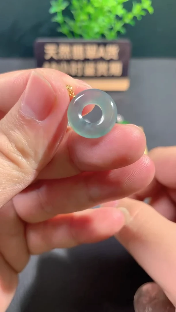 【闪购商品】翡翠颈饰18K金镶嵌翡翠