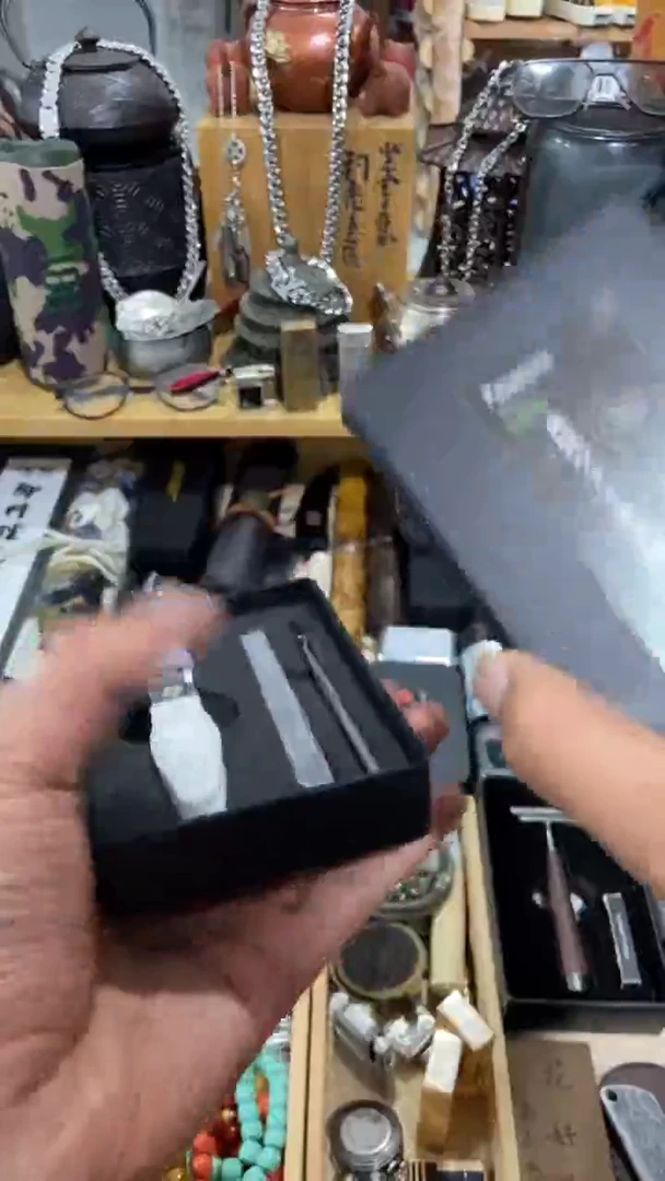 瓷片闪购商品  如图所示