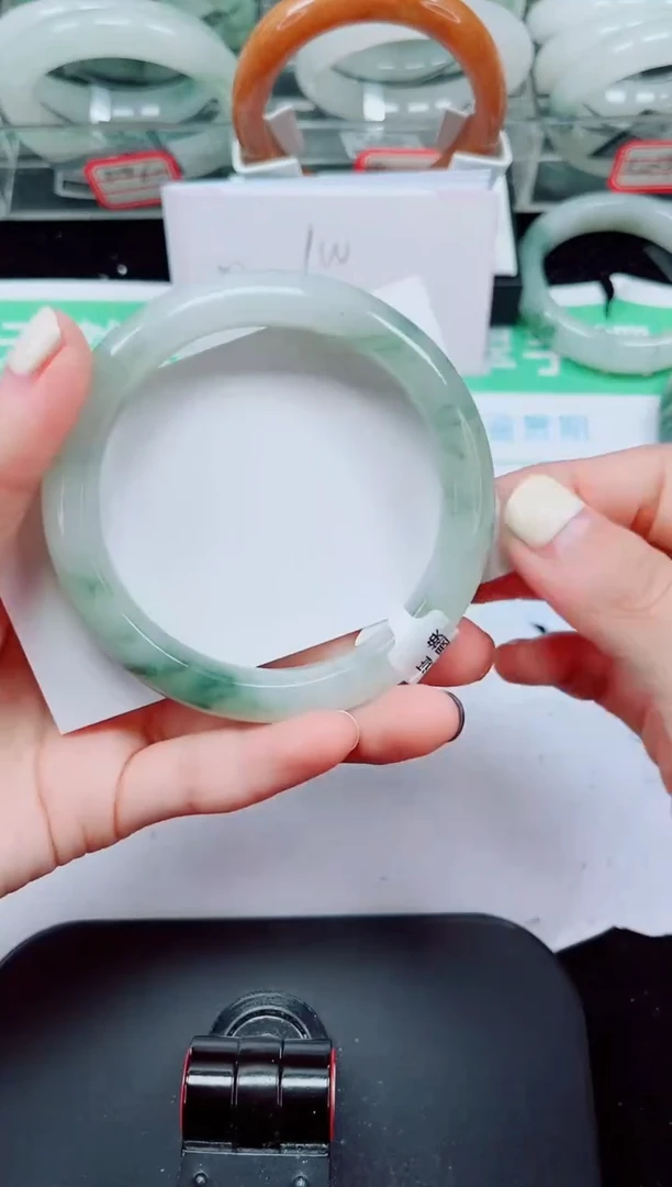 未镶嵌手镯石英质玉110-56/57