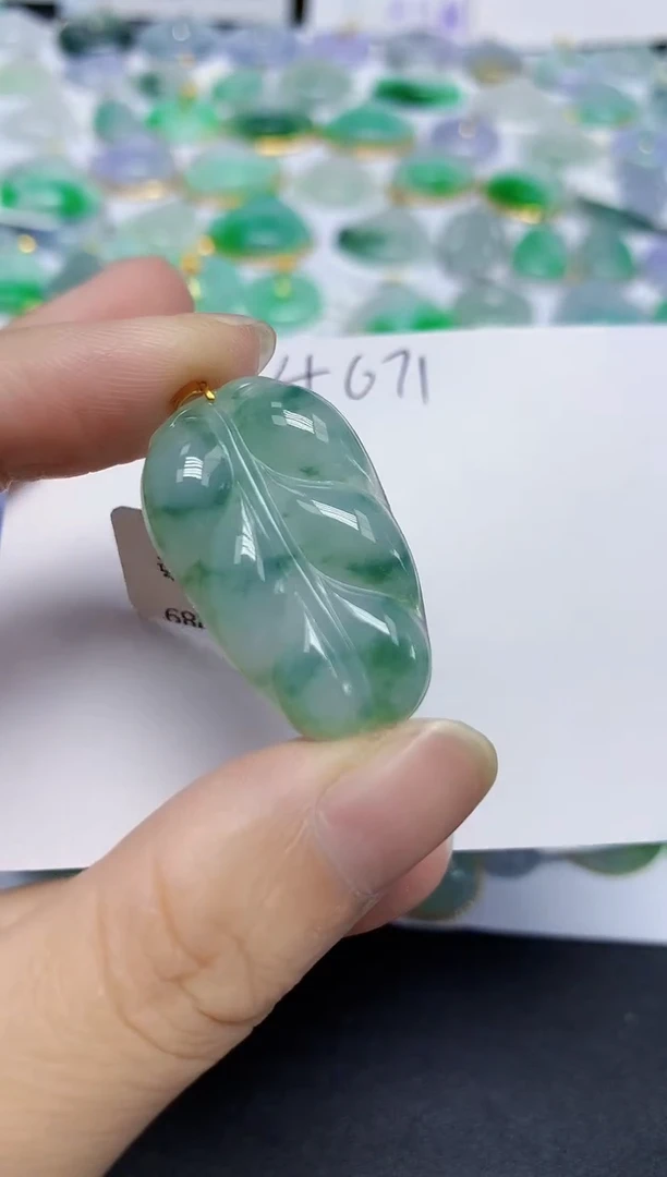 翡翠18K金镶嵌颈饰天然缅甸翡翠A货