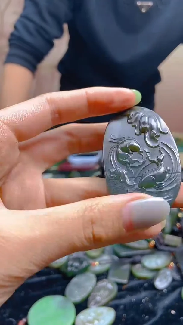 颈饰未镶嵌和田玉1