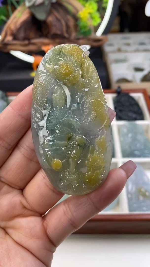 【闪购商品】翡翠颈饰未镶嵌观音