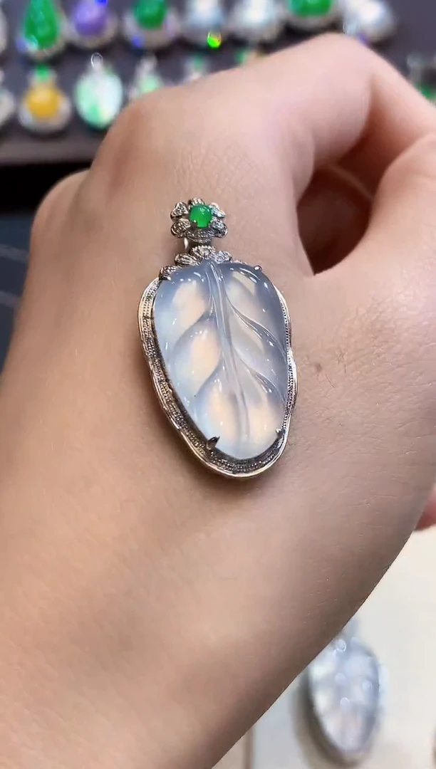 吊坠(不含链)18K金镶嵌翡翠A26