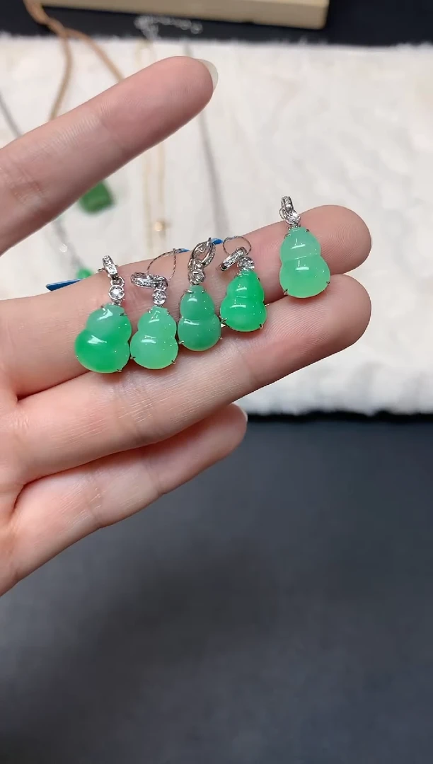 吊坠(不含链)18K金镶嵌翡翠（多样性发一件）W354|1980