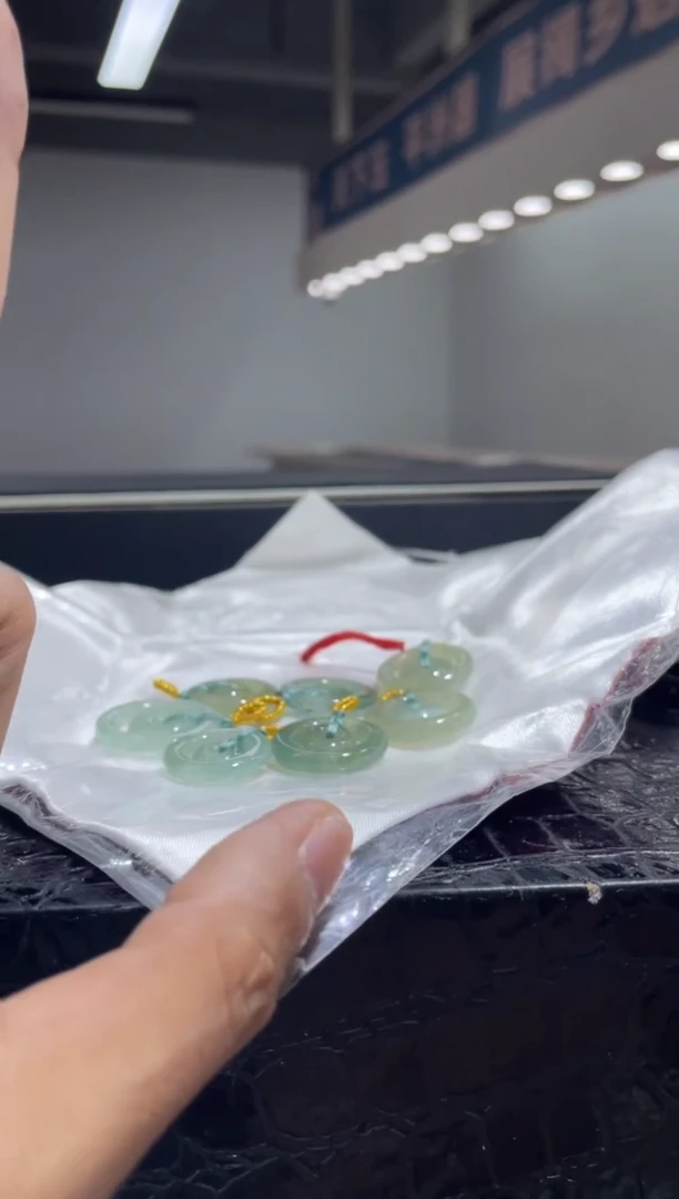 颈饰未镶嵌翡翠玊*?秋姐/1234567H/多样性发一件