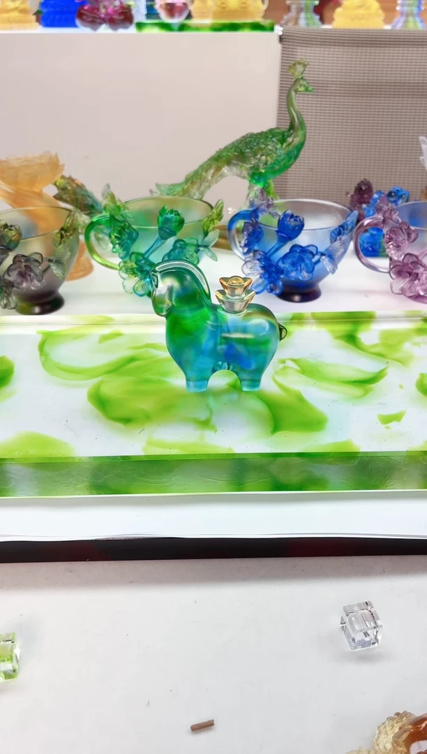 手工艺品琉璃彩色马上有钱小摆件7*7公分