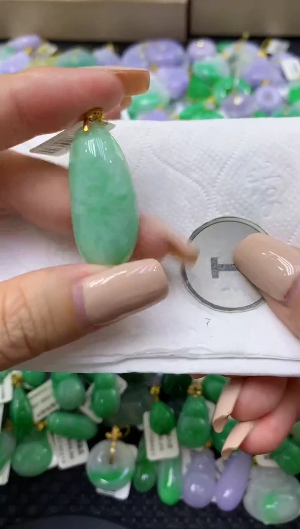 颈饰未镶嵌翡翠天然缅甸翡翠A货