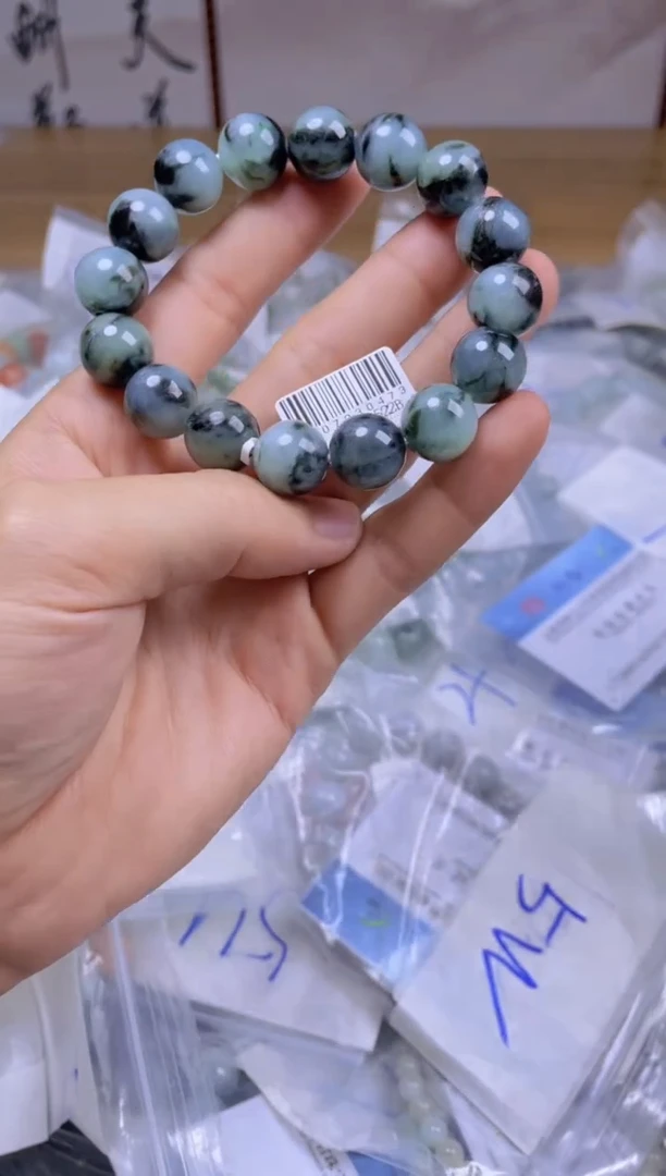 定制翡翠未镶嵌珠串