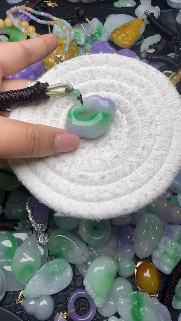 颈饰未镶嵌翡翠缅甸翡翠吊坠