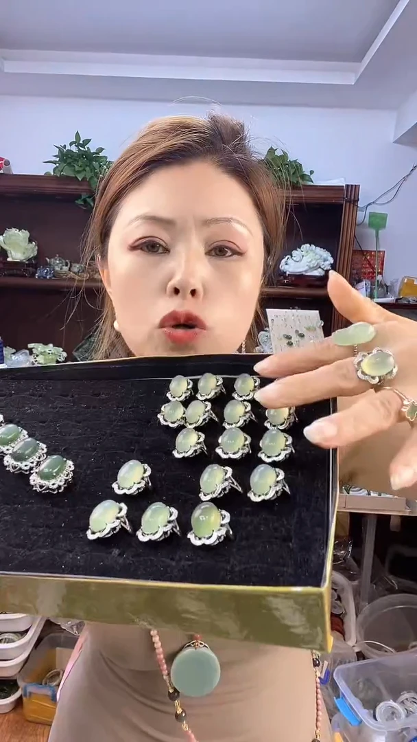 蛇纹石玉未镶嵌戒大透鸽子蛋多样性发货其中之一