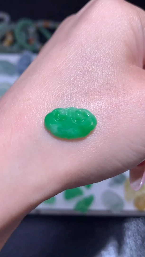 定制翡翠未镶嵌如意头