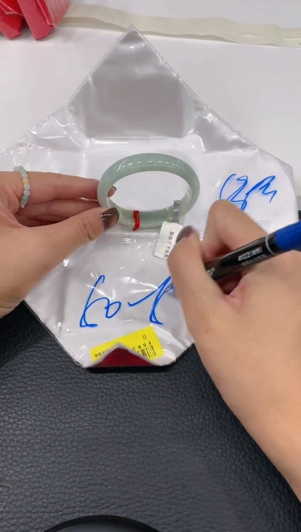 【闪购商品】翡翠手镯（贵妃镯）未镶嵌手镯