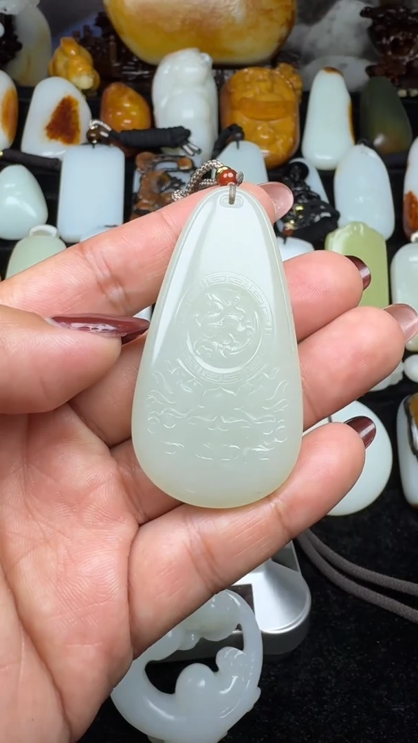吊坠(不含链)未镶嵌和田玉水滴吊坠