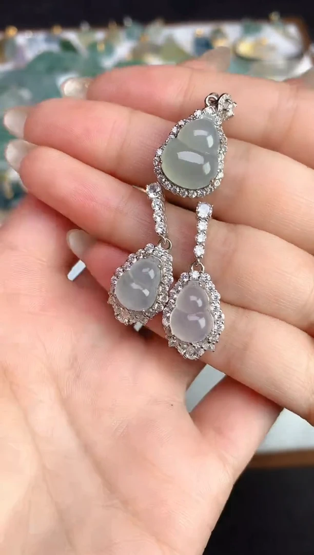 颈饰银S925镶嵌翡翠25111601