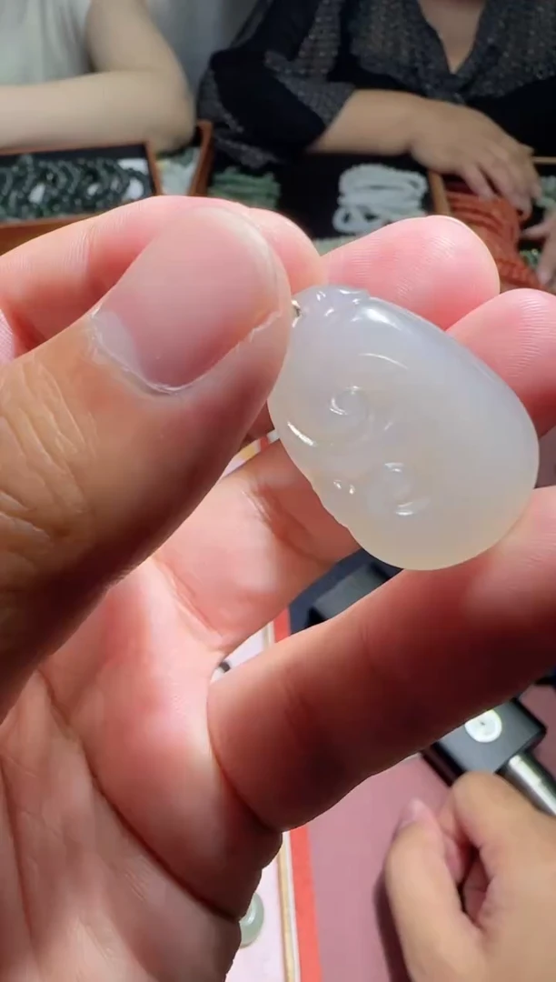 18K金镶嵌和田玉挂件【钰913】14 7021 多样性发其一