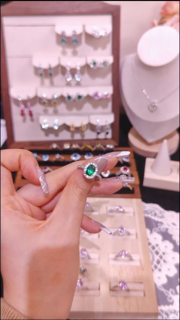 合金无绿色戒指