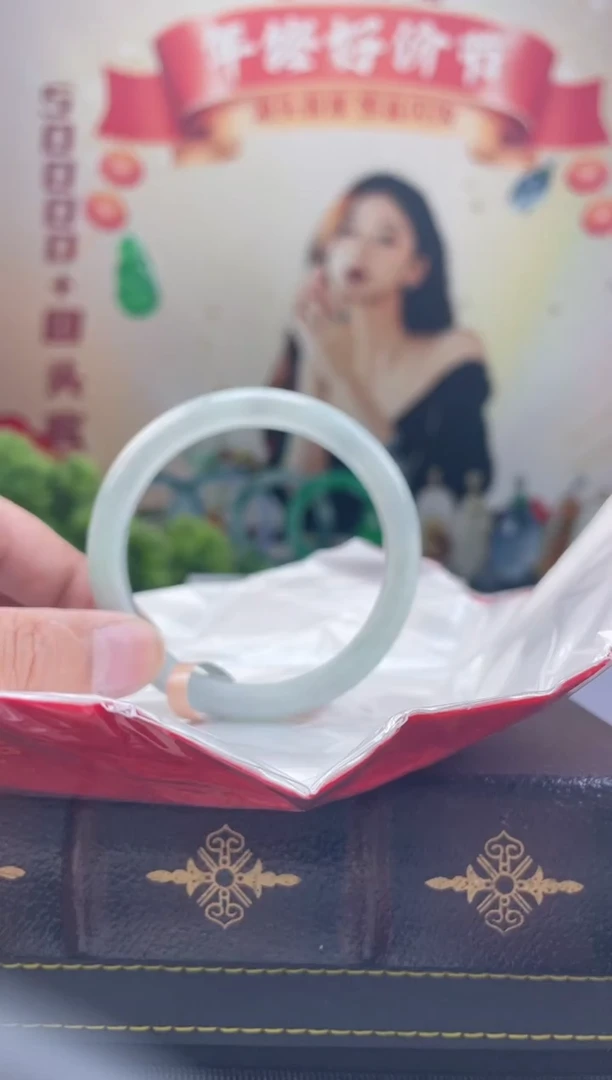 【闪购商品】翡翠手镯未镶嵌手镯17