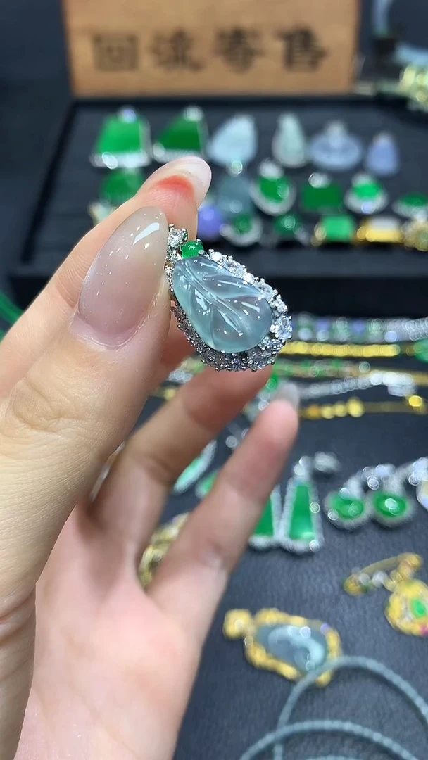 翡翠未镶嵌吊坠(不含链)3不含链随机发货1件
