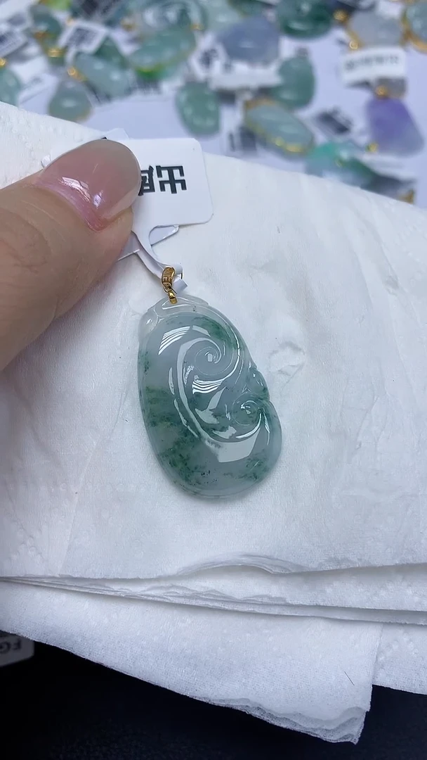 翡翠18K金镶嵌颈饰天然缅甸翡翠A货