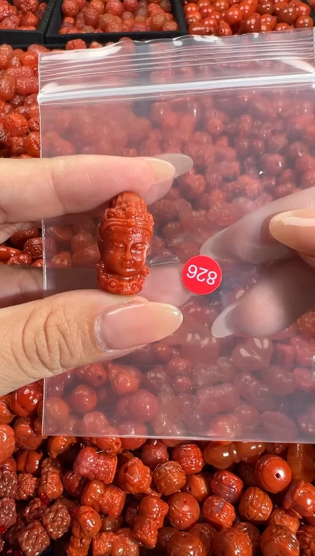 颈饰未镶嵌南红玛瑙1