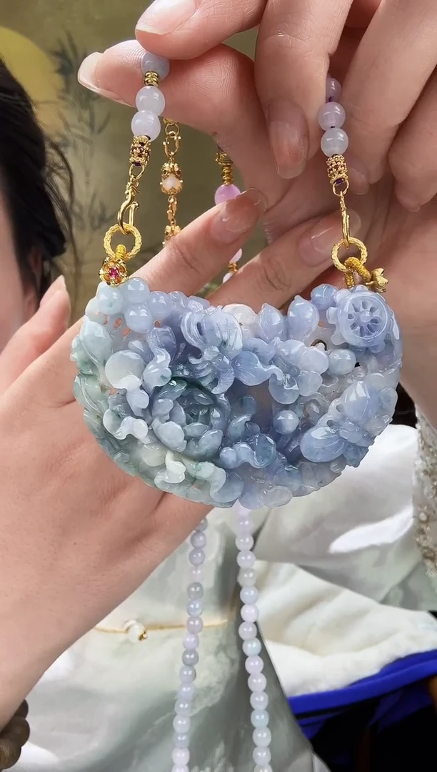 颈饰未镶嵌翡翠吊坠