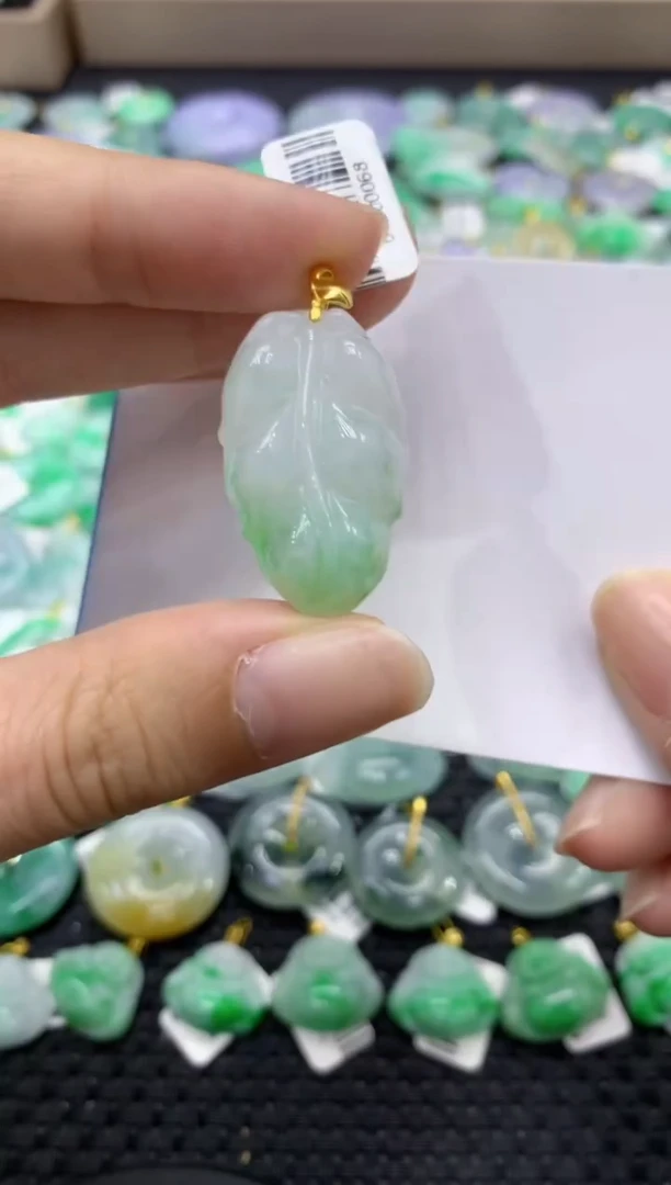 颈饰未镶嵌翡翠天然缅甸翡翠A货