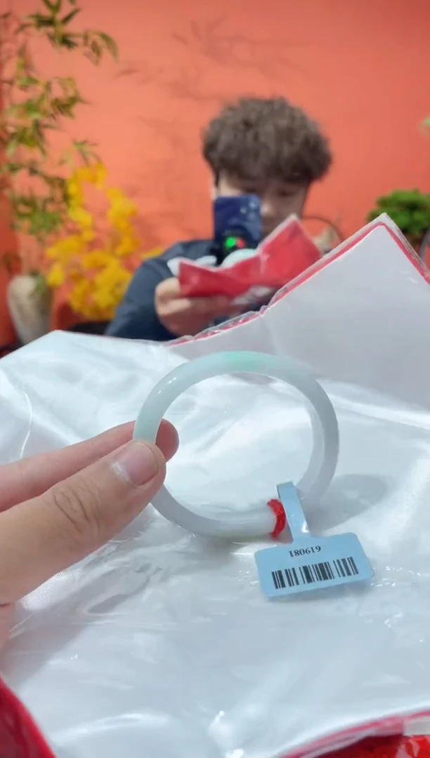 未镶嵌手镯（贵妃镯）翡翠10