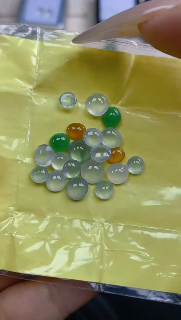 定制翡翠未镶嵌天然翡翠蛋面95