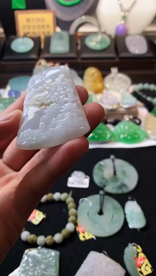 未镶嵌定制翡翠心**.  S毛货不退不换