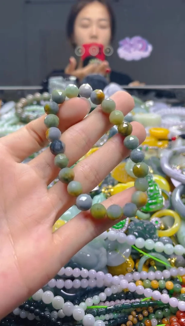 颈饰未镶嵌翡翠8MM/T/翡翠A货，一件也是批发价