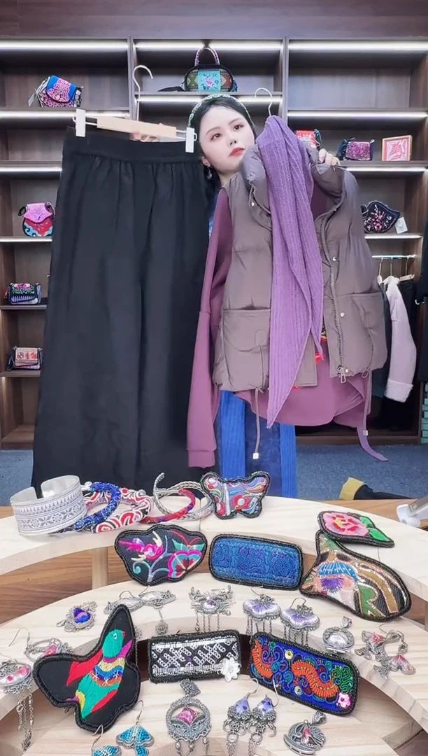 织绣A184蒙阿苏苗绣传承店