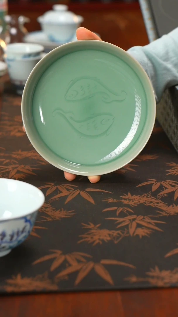 少得精选福利龙泉青瓷双鱼壶承