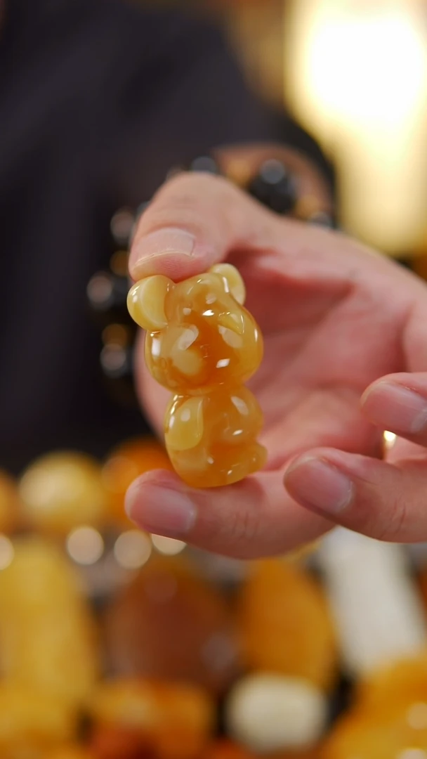 【闪购商品】蜜蜡颈饰未镶嵌暴力熊吊坠21.6