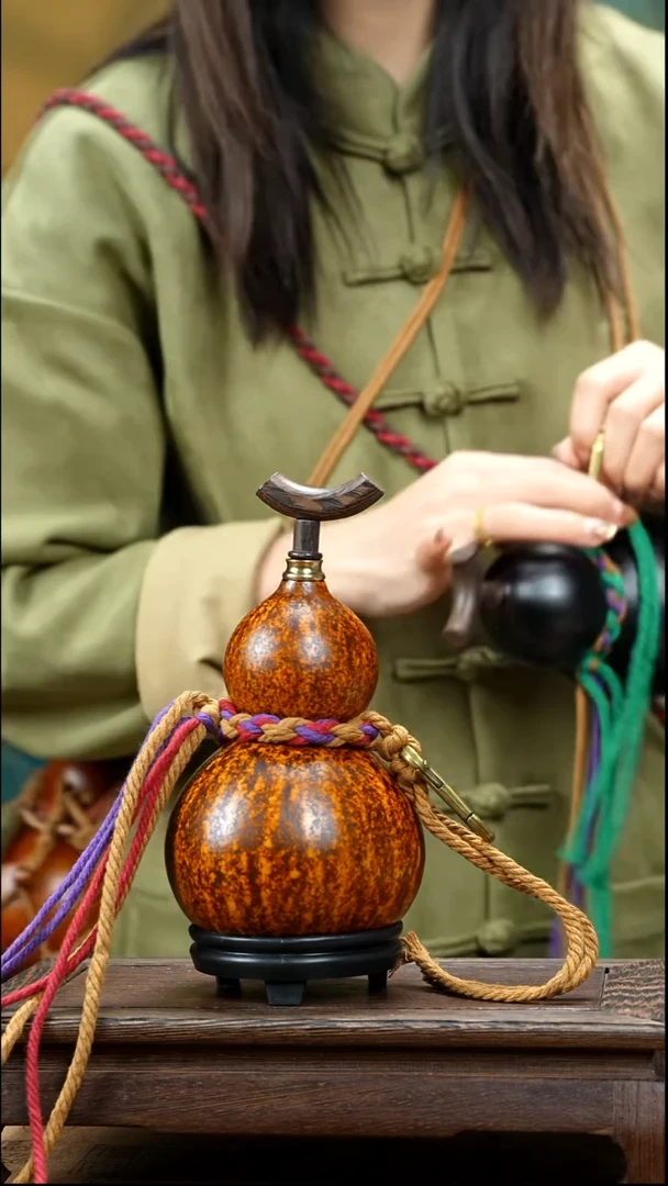 YQ124简约大漆款天然酒葫芦（一物一拍）