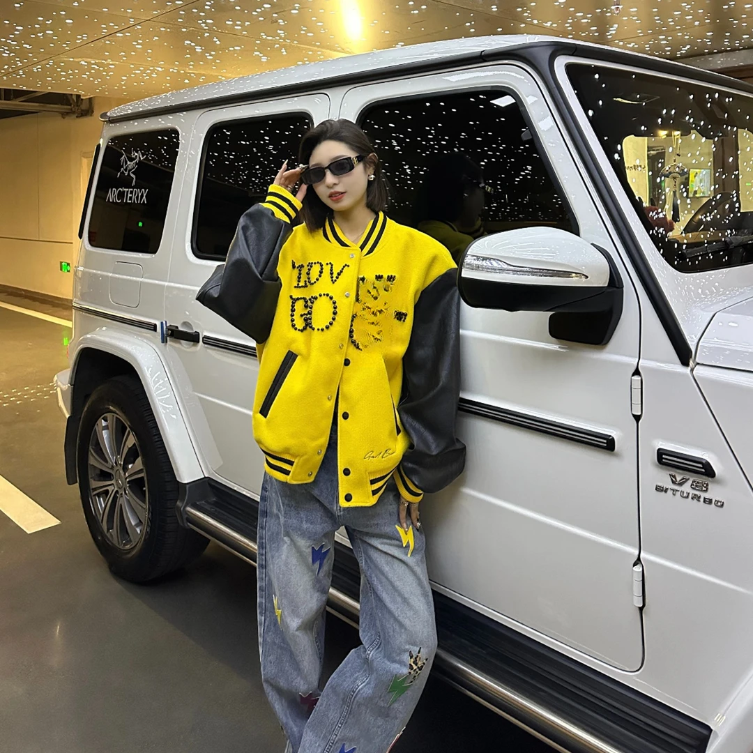 休闲时尚穿搭GD黄黑色棒球服，男女同款。