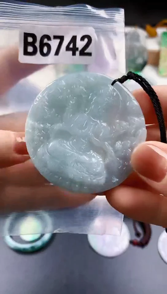 翡翠未镶嵌颈饰天然翡翠吊坠挂件