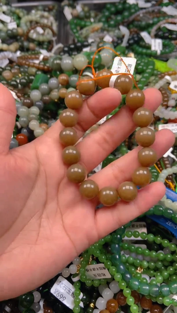 和田玉未镶嵌颈饰1