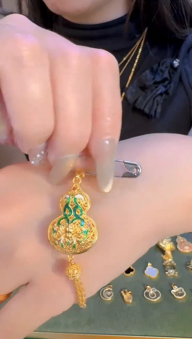 流苏葫芦吊坠2.60 （附带礼盒包装）