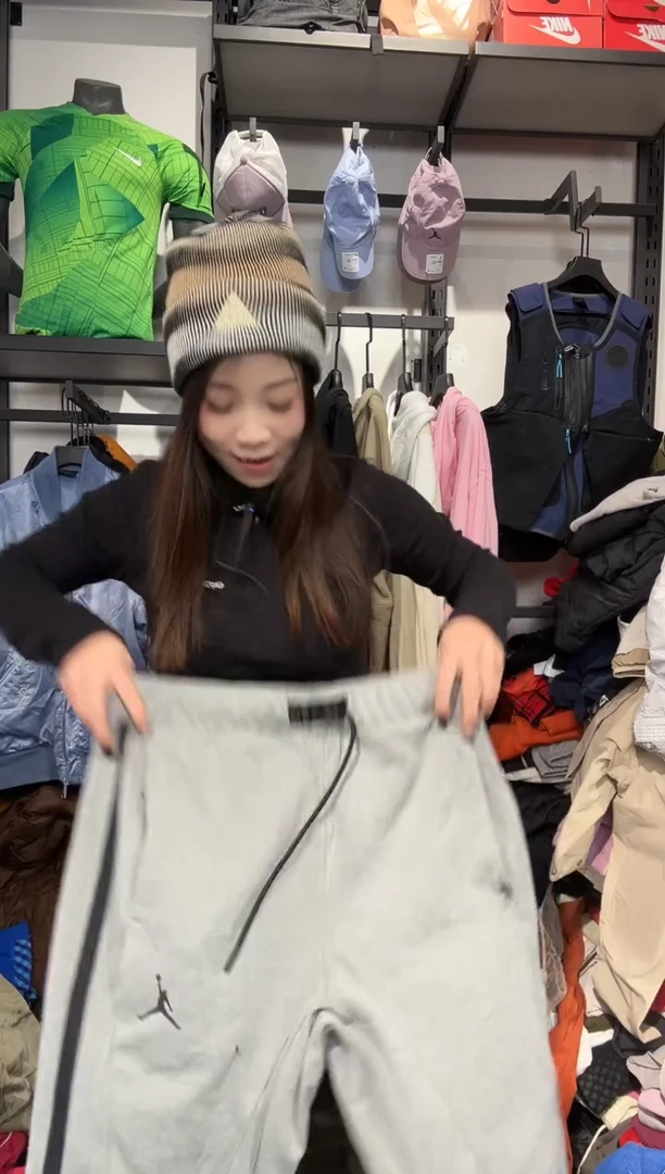1603编码 瑕疵款直播间过款为准 尺码   身高180